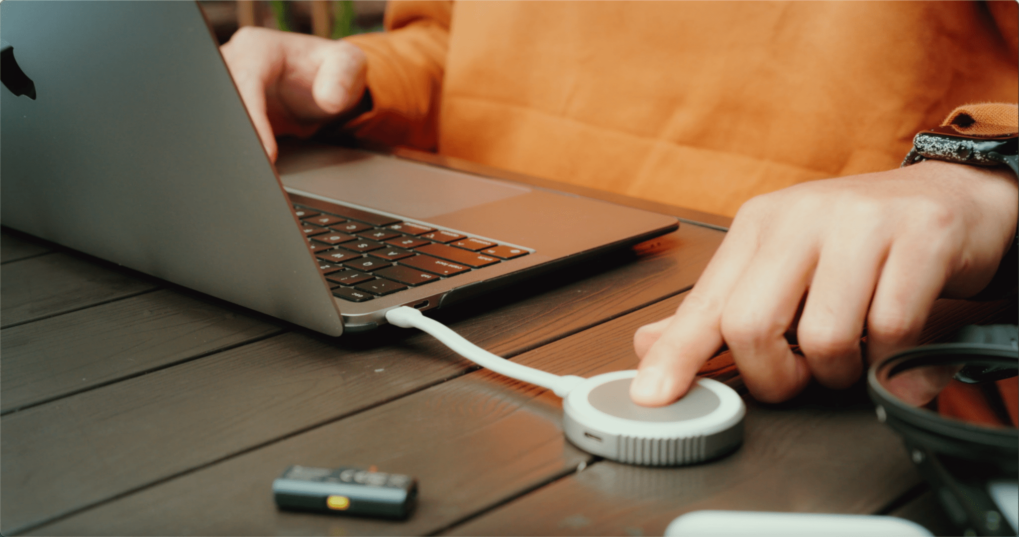 MagHub Go Portable SSD Magnetic Hub for Anytime, Anywhere - Preorder Now - INVZI
